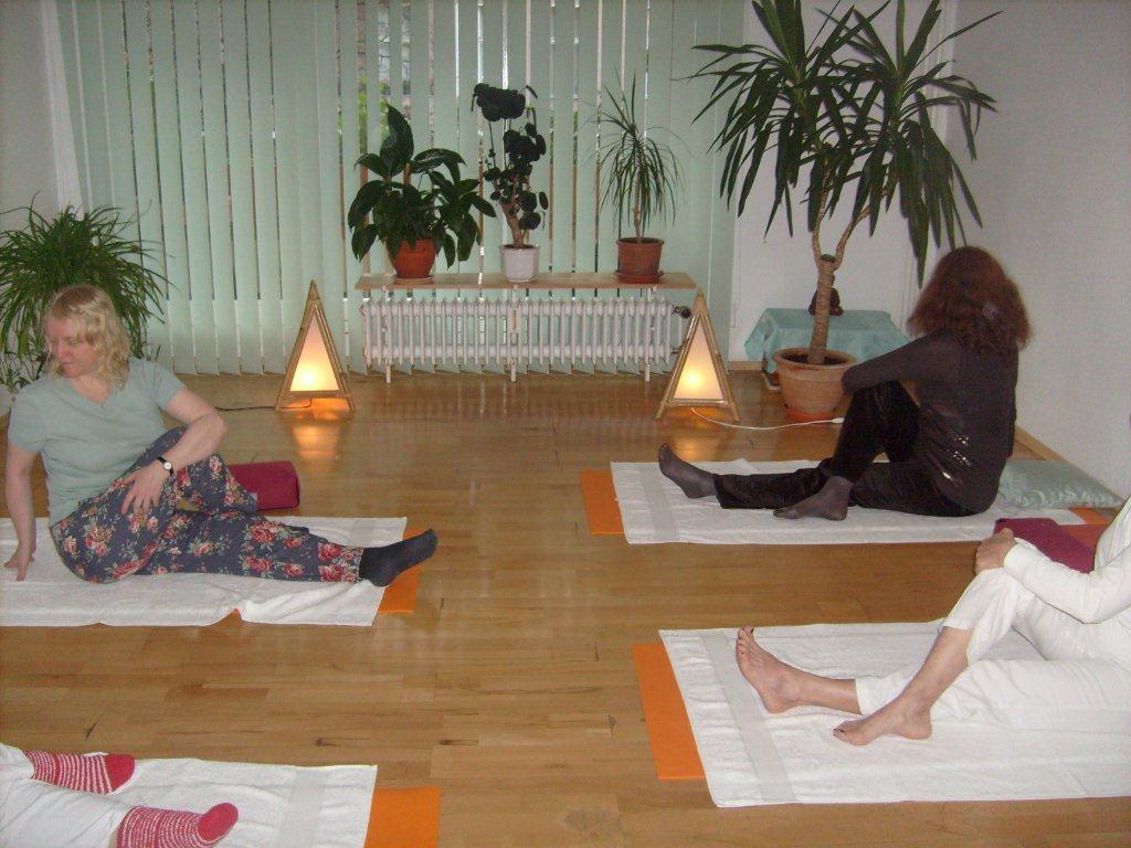 Dehnübungen auf der Matte